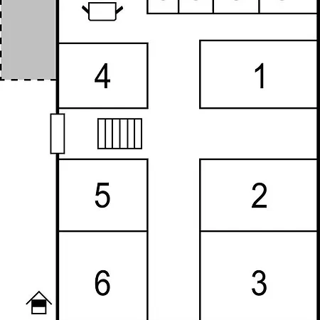 Six-bedroom In Buzsak-csisztapuszta Apartament